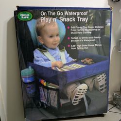 Go Waterproof Play n' Snack Tray Brand New 🆕