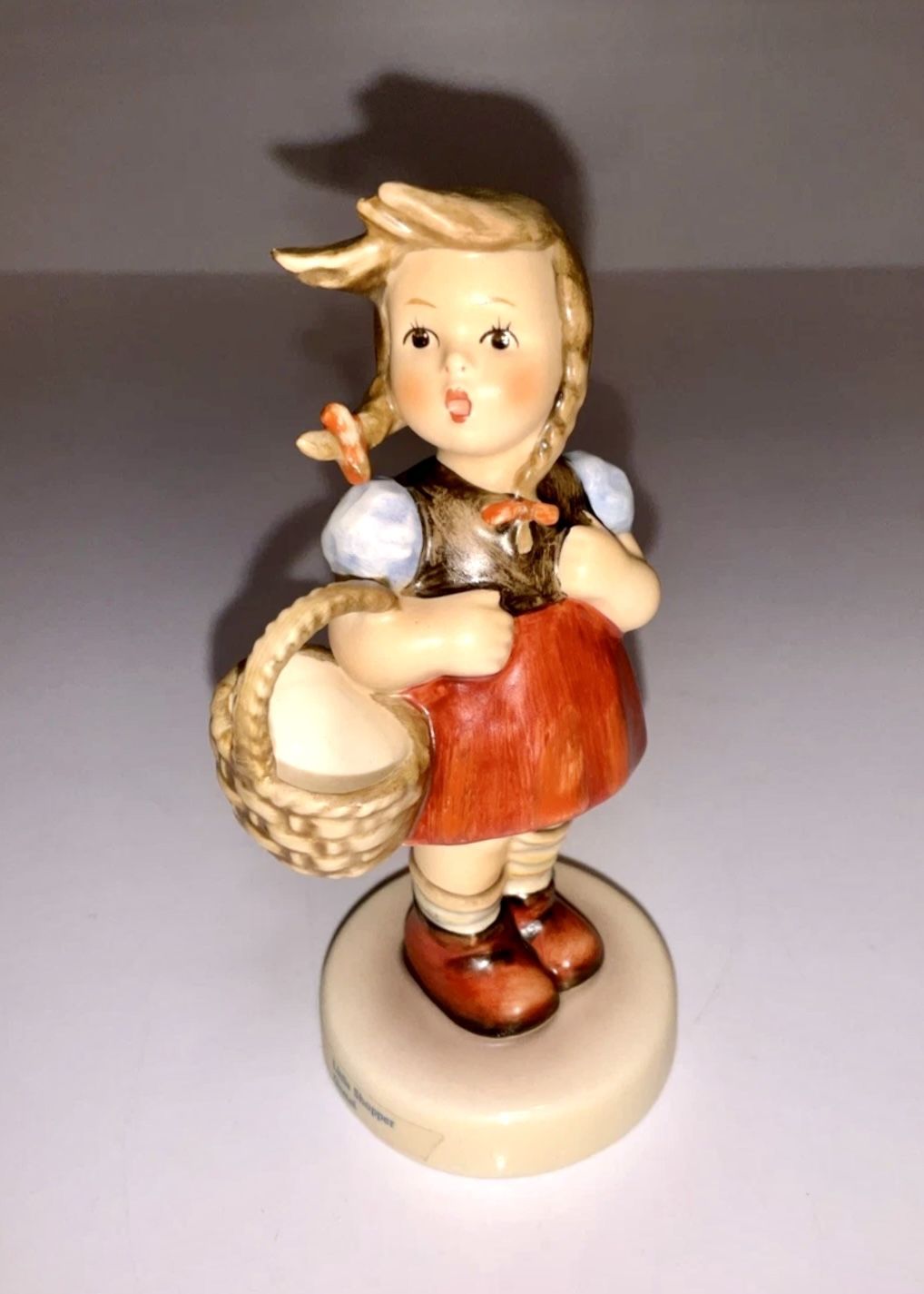 Vintage Goebel Hummel Figurine Little Shopper #96 W. Germany, Mint