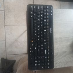 Hp desk top with EXTRAS (wireless key/mouse