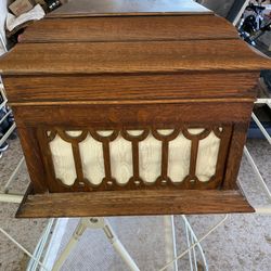 athe Freres Phonograph Model VI. 