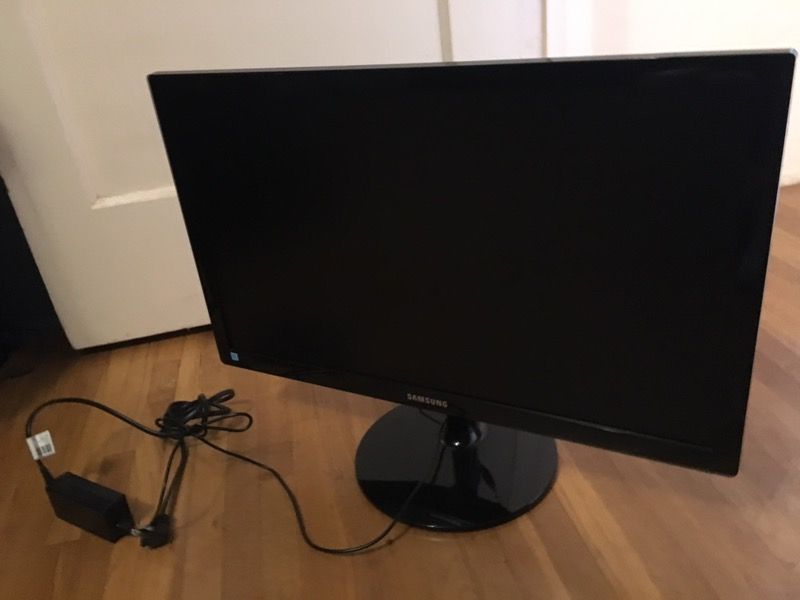Samsung S24C350L 23.6 widescreen LED monitor