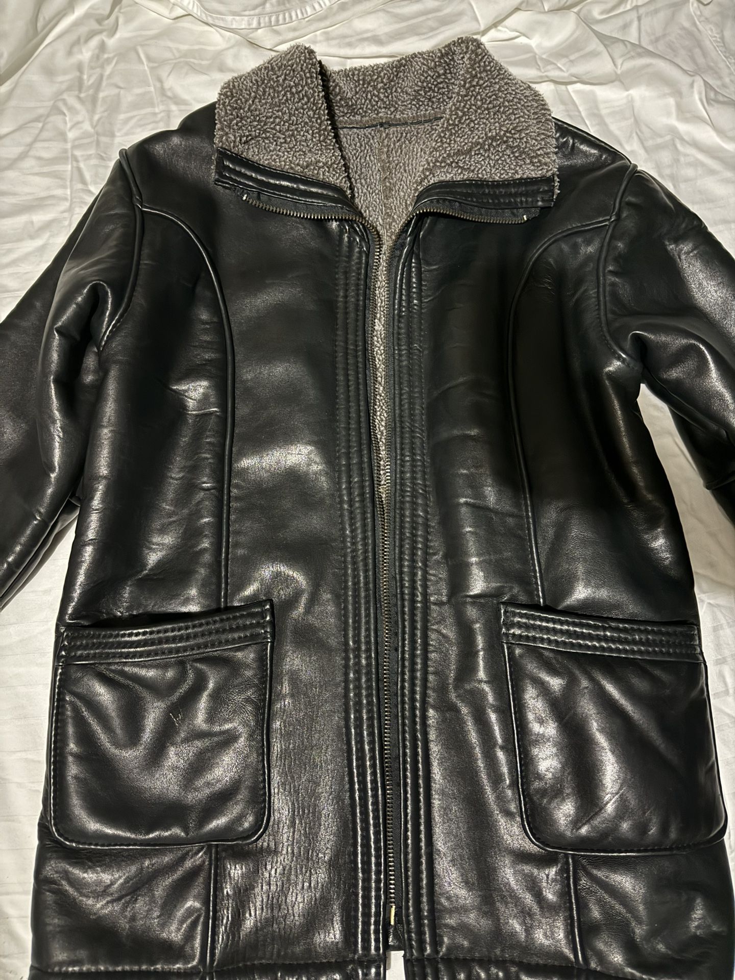 Pre-owned Women leather jacket size Xl regular Pick up ⬆️ in Powder Springs Ga 30127 Asking price is $150.00