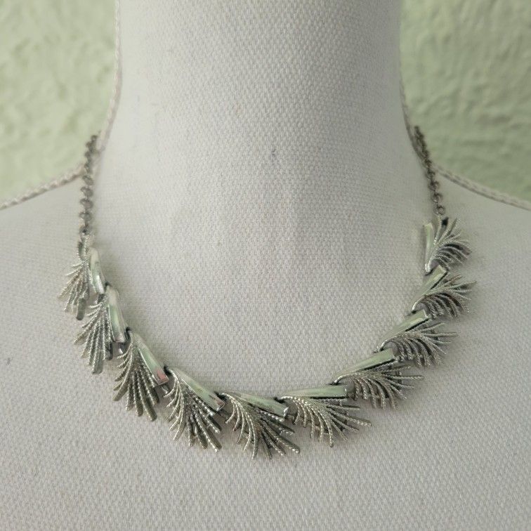 Vintage 1950s Coro Necklace Choker Silver Tone Palm Frond Design 19"