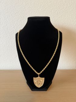 14k Diamond Cut Raiders Pendant