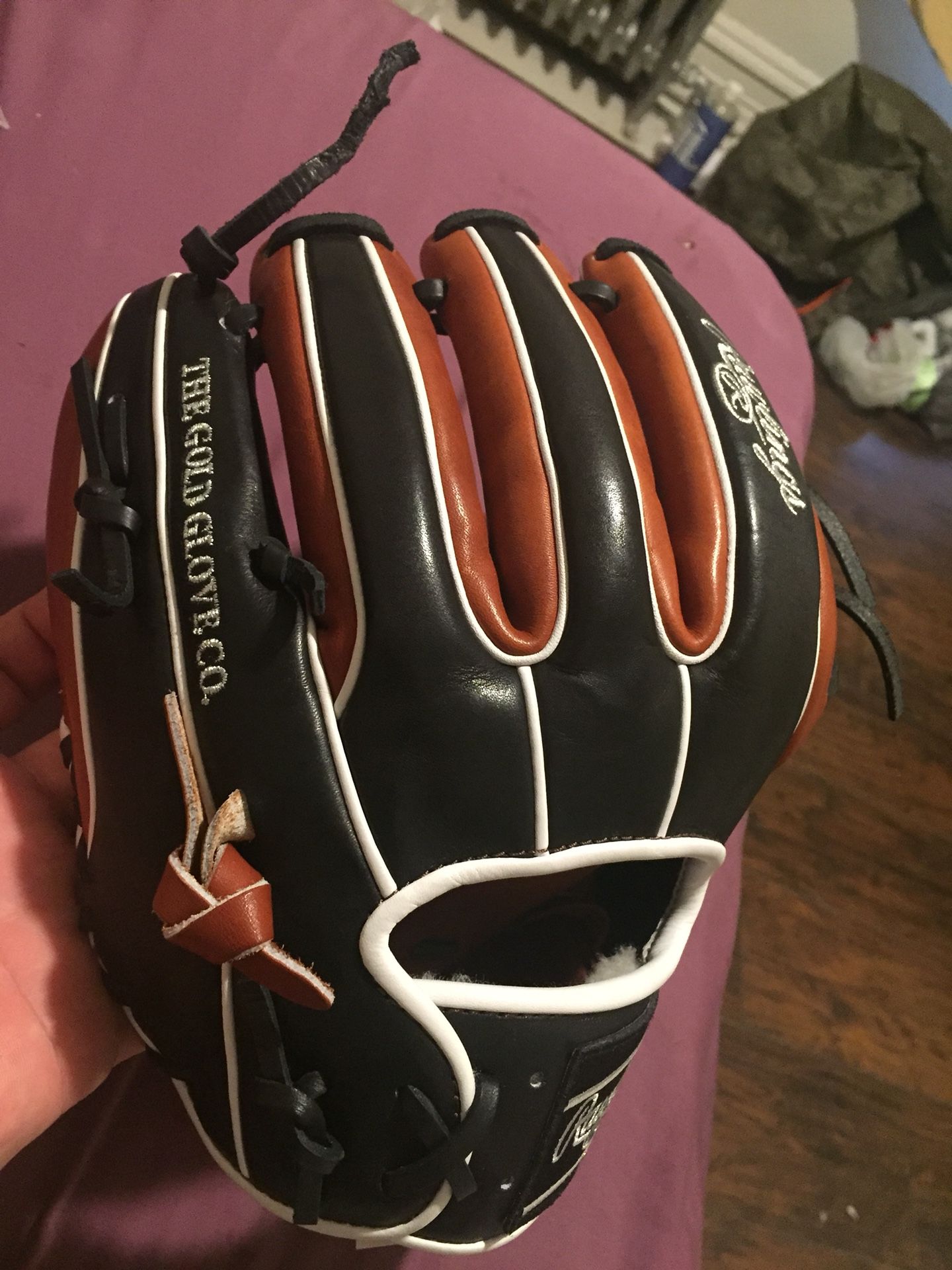 Rawlings infielder Baseball glove for Sale in Philadelphia, PA OfferUp