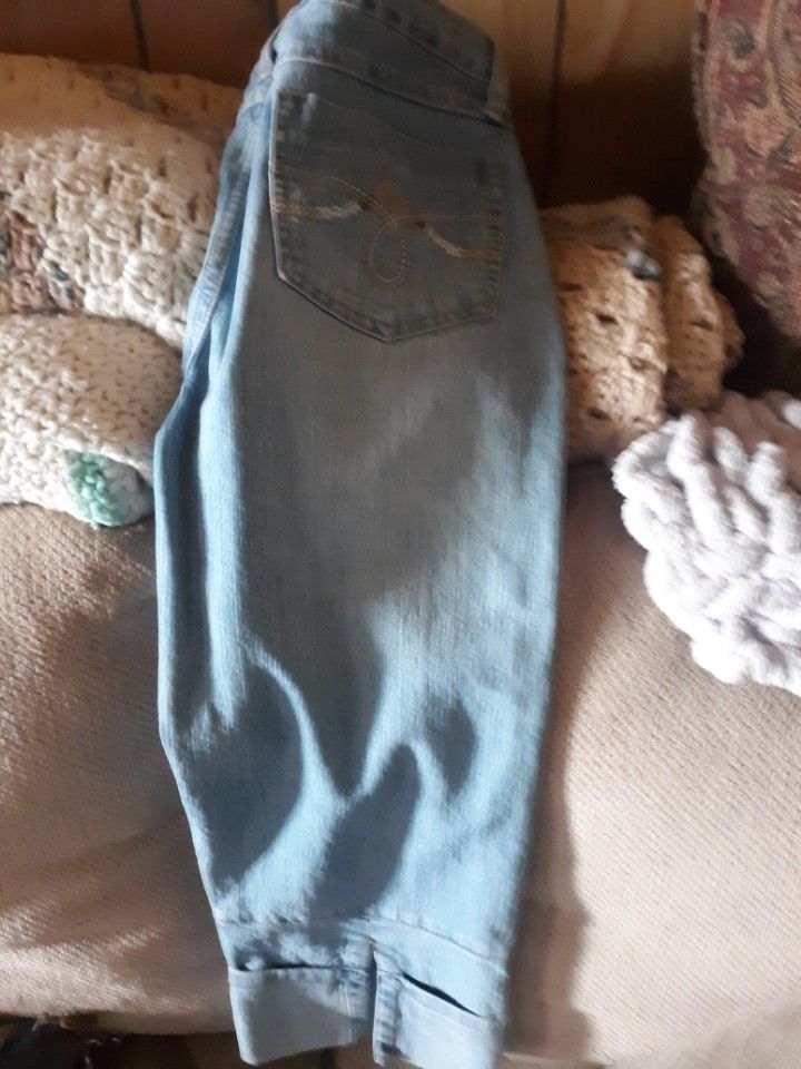 Women's Capris Size 4