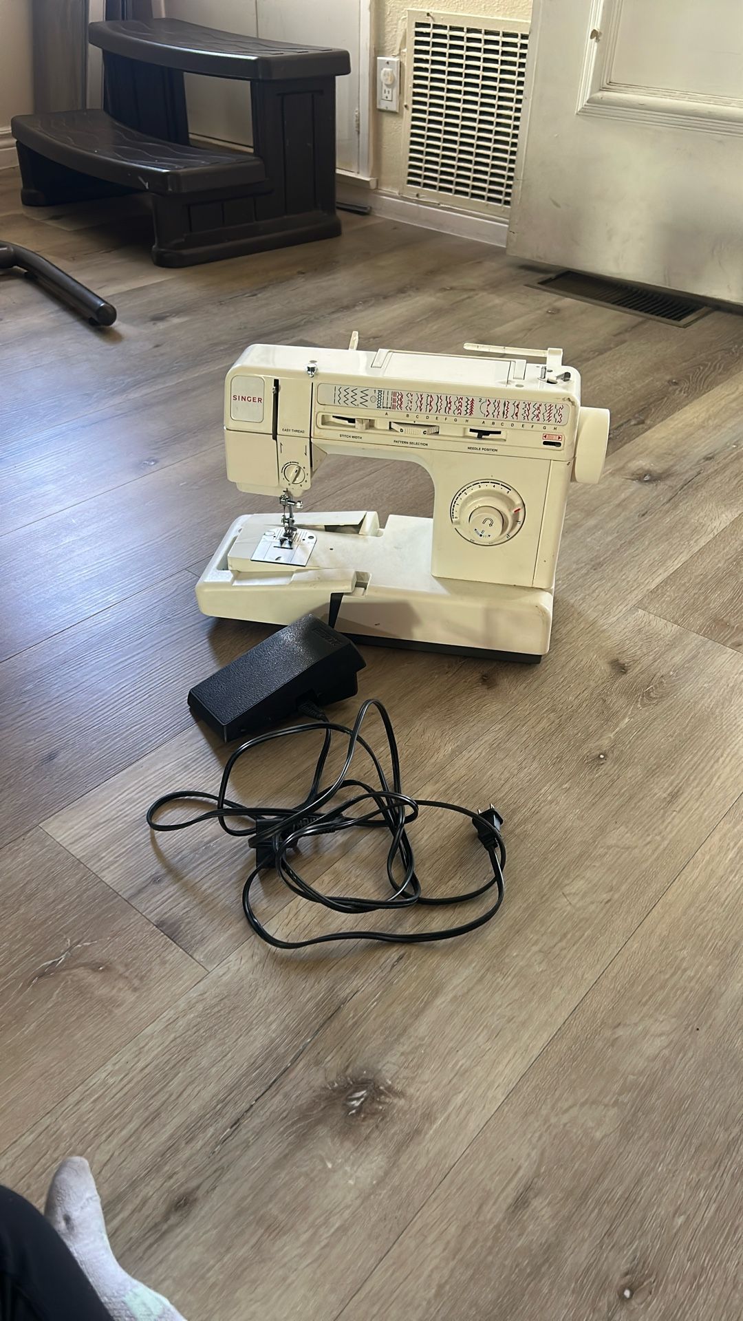 Singer 5050 Electric Sewing Machine 