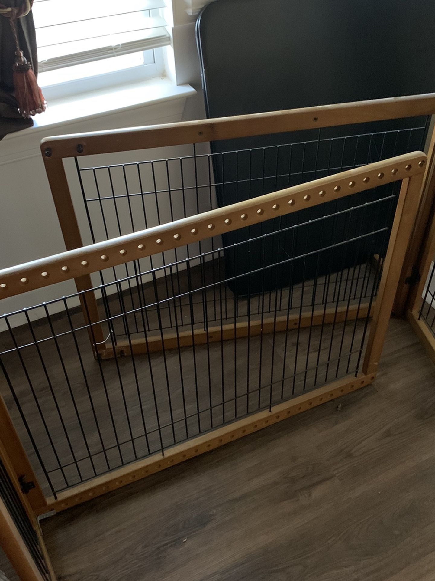 GATE—>Standing ,Movable,Sturdy