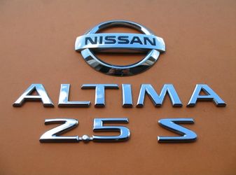 OEM Nissan altima 2.5s Rear lid emblem logo badge