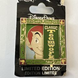 Disney Teamwork Peter Pan & Tinkerbell Cast Exclusive Slider Pin