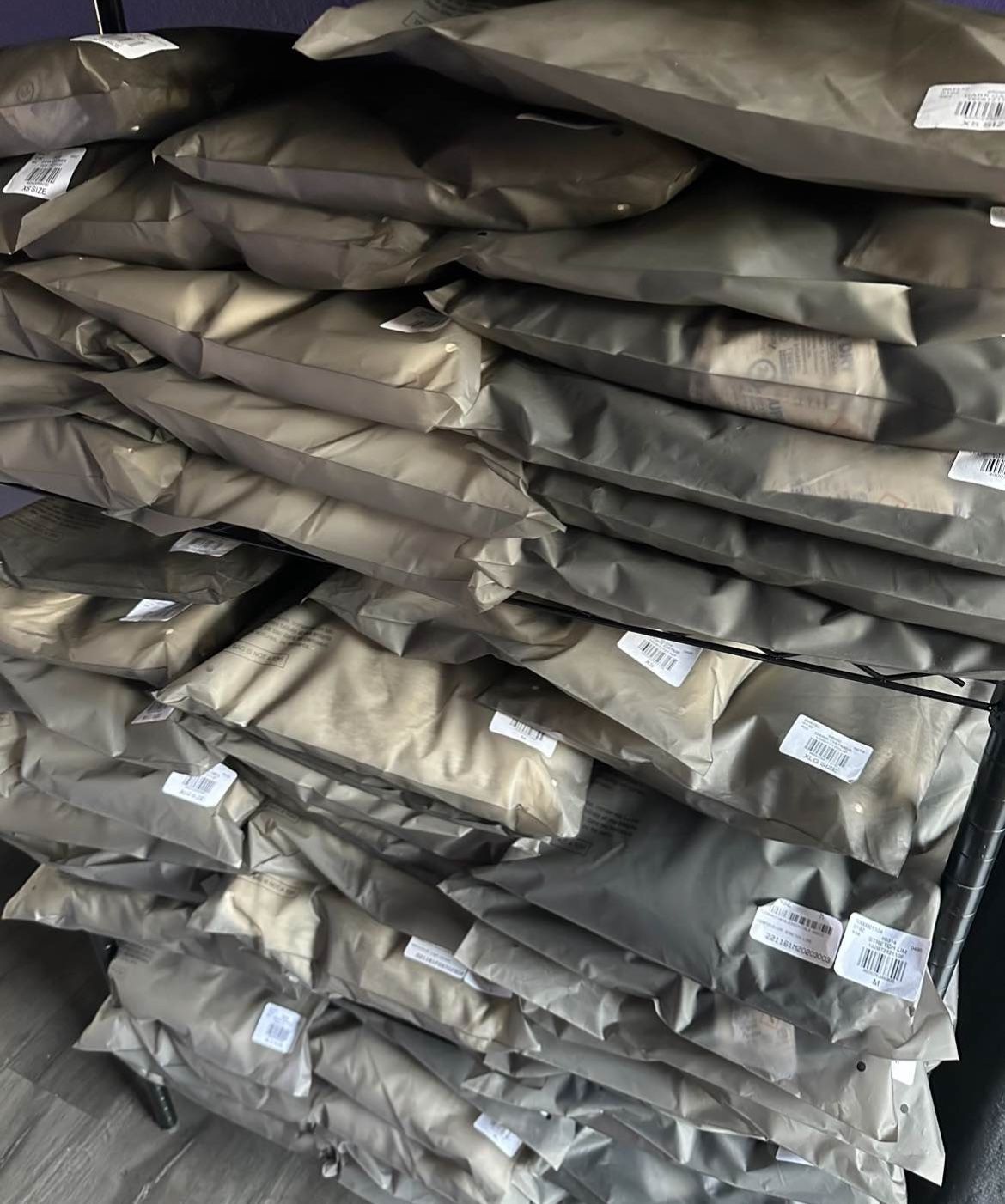 ESSENTIALS HOODIES/SHORTS/SHIRTS
