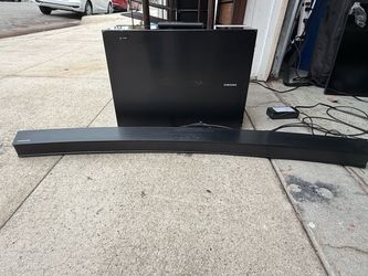 Samsung Curved Soundbar + Wireless Subwoofer & Remote
