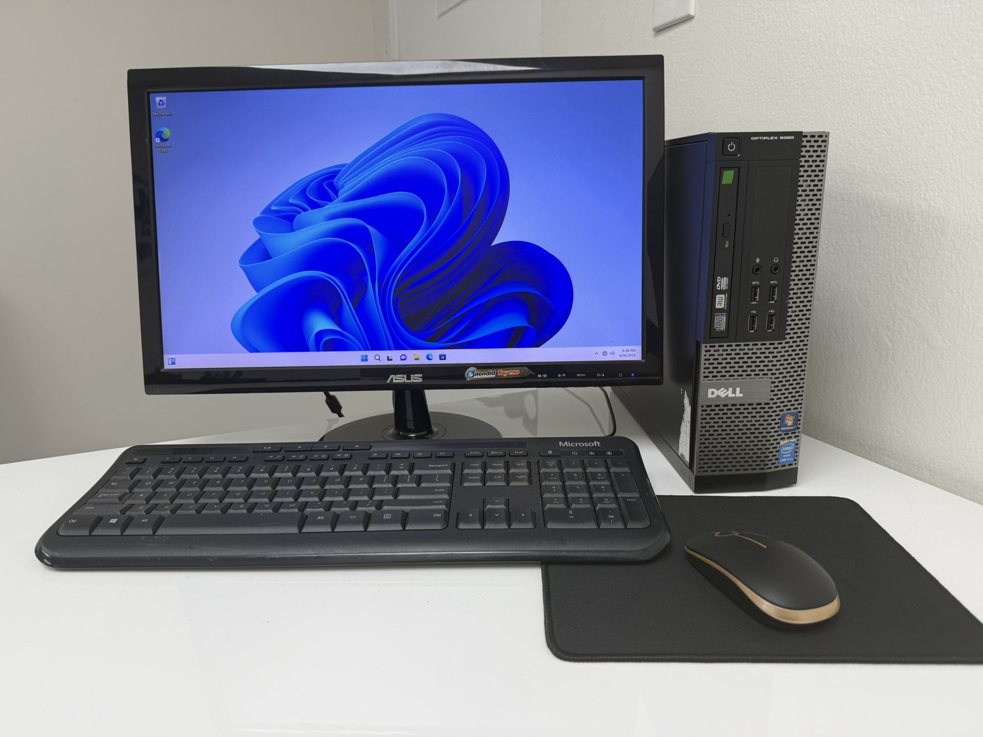 Dell Desktop With Screen/keyboard&mouse