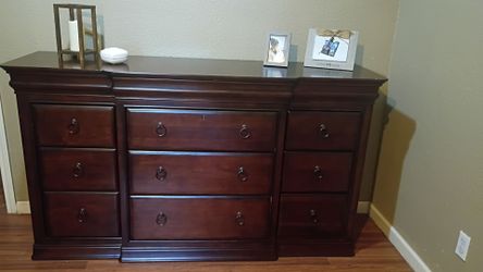 HUGE 12 DRAWER DRESSER / MOVING SALE !!!