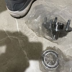 New Front. Hub With Bearing For Honda