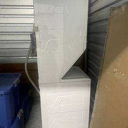 GE Stacking Washer And Dryer 