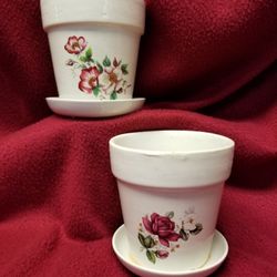 Set Of 2 Vintage  Flower Pots