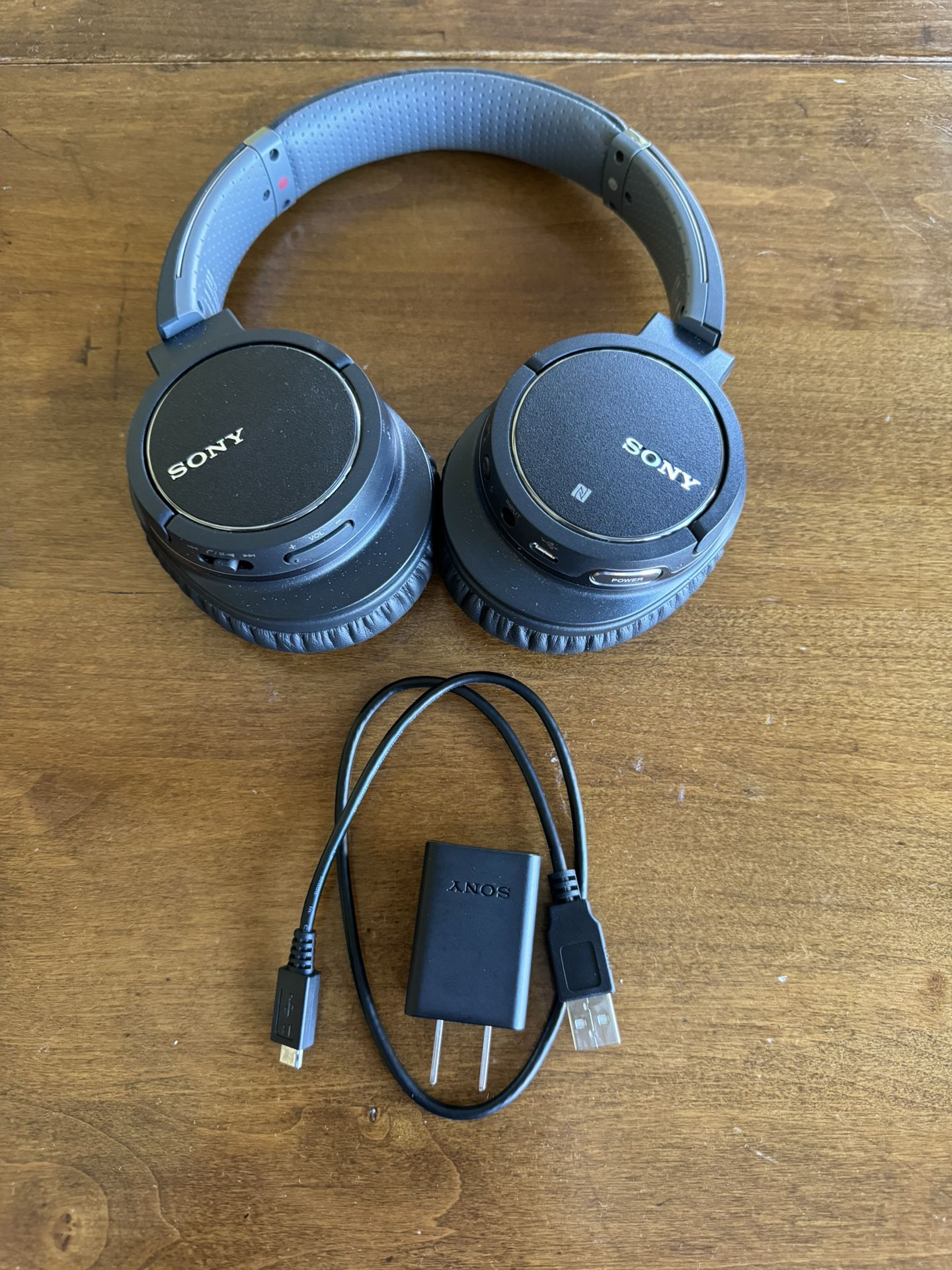 Sony noise Canceling Headphones 