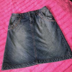 Tommy Hilfiger Size 6 Denim Skirt 