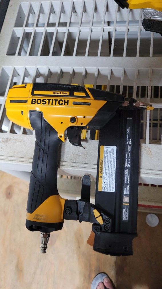 Bostitch Smart PointÂ
Nailer