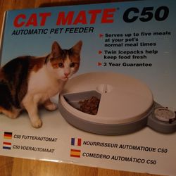 New Automatic Cat / Small Dog Feeder 