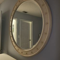 Round Wall Mirror