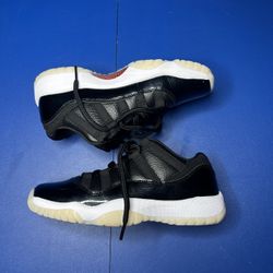 JORDAN 11 LOW 72-10 Sz 6.5Y VNDS/NO BOX