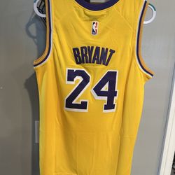 Lakers Jersey #24 (Medium)