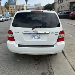 White 2006 Hybrid Highlander