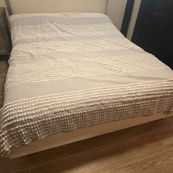 Queen Size Bed Set , Dresser, Nightstand and Mattress