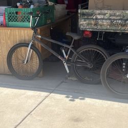 2    22" BMX  BIKES