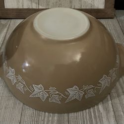 Vintage Pyrex Bowl