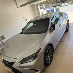 Lexus 2023