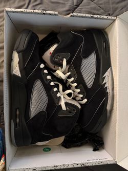 Jordan 5’s “Metallic “