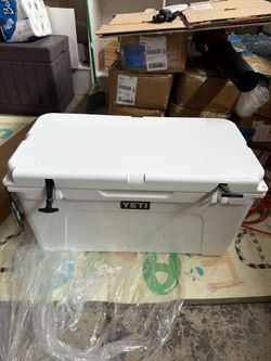 YETI Tundra 75 White Hard Ice Box Cooler, Portable, Includes Basket