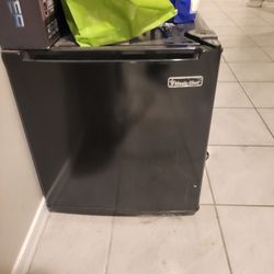 Magic Chef Mini Fridge