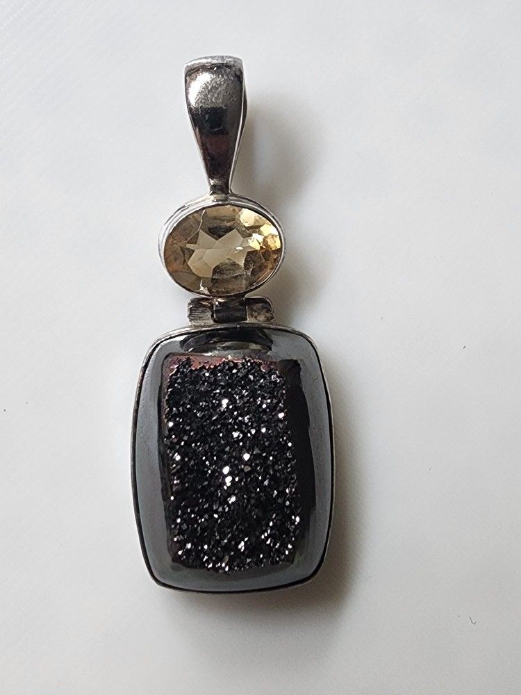 Vintage silver pendant w/black druzy quartz and a citrine stone India 925