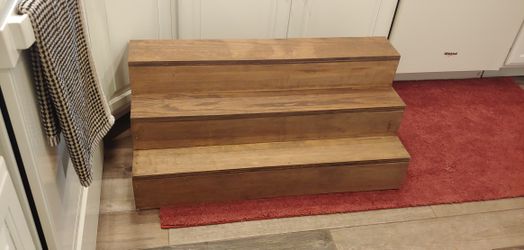 Wooden display steps