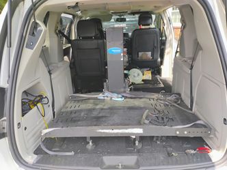 Harmar AL+600-12 in car scooter lift