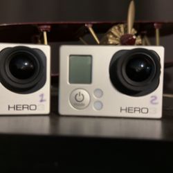 2  Gopro Hero 3  