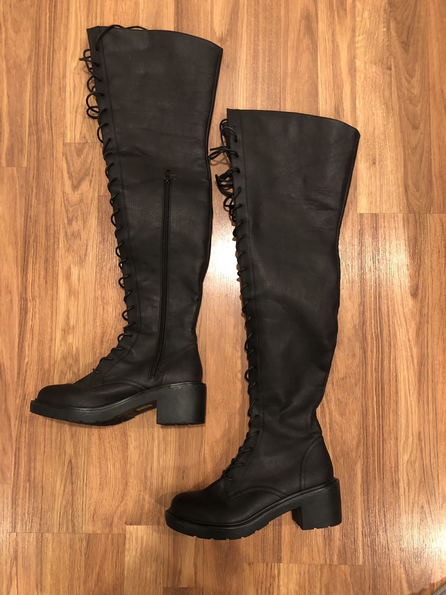 Boots Over the Knee Size 9 Womens
