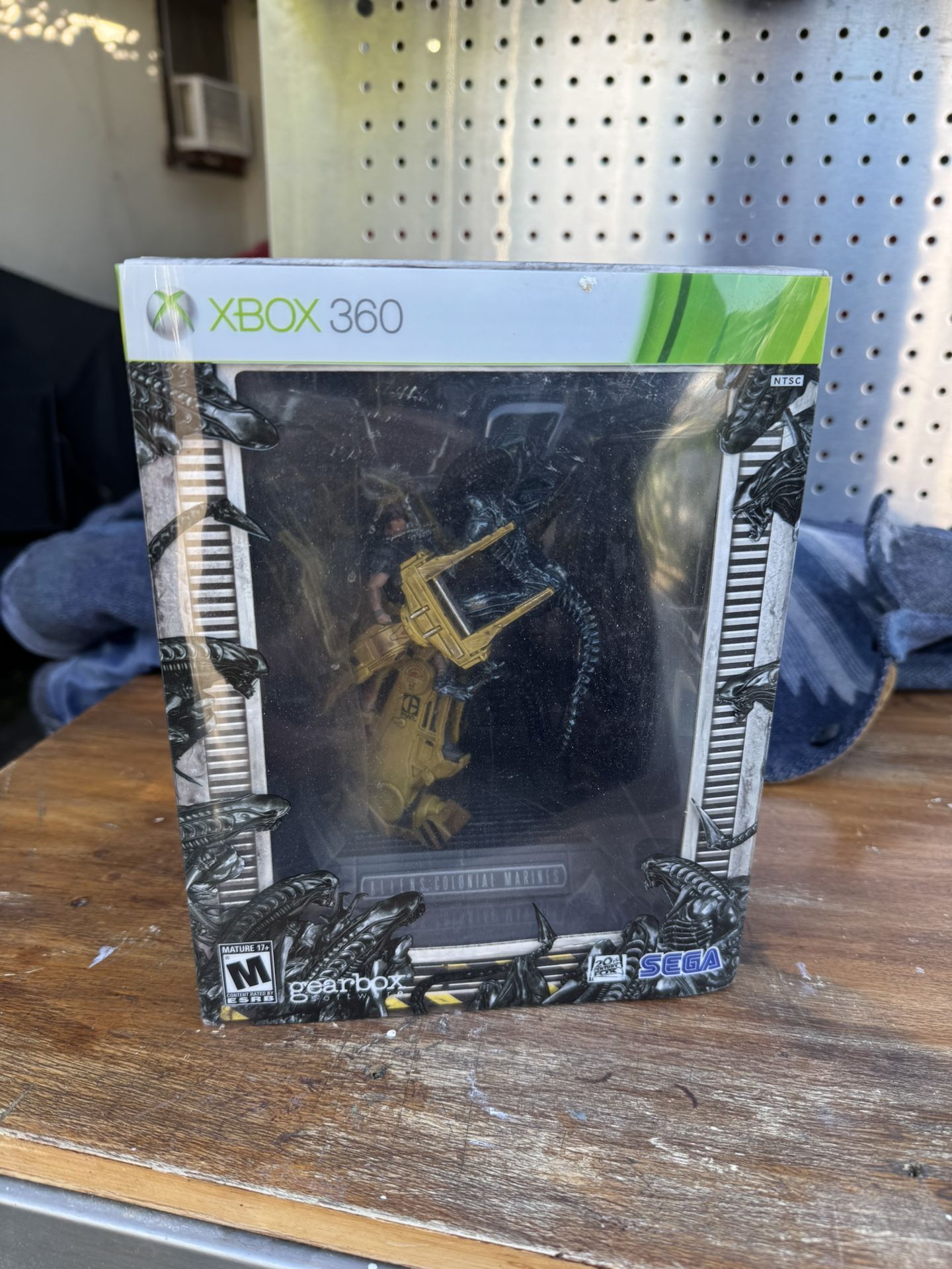 Xbox 360 "Aliens Colonial Marines" Figurine 