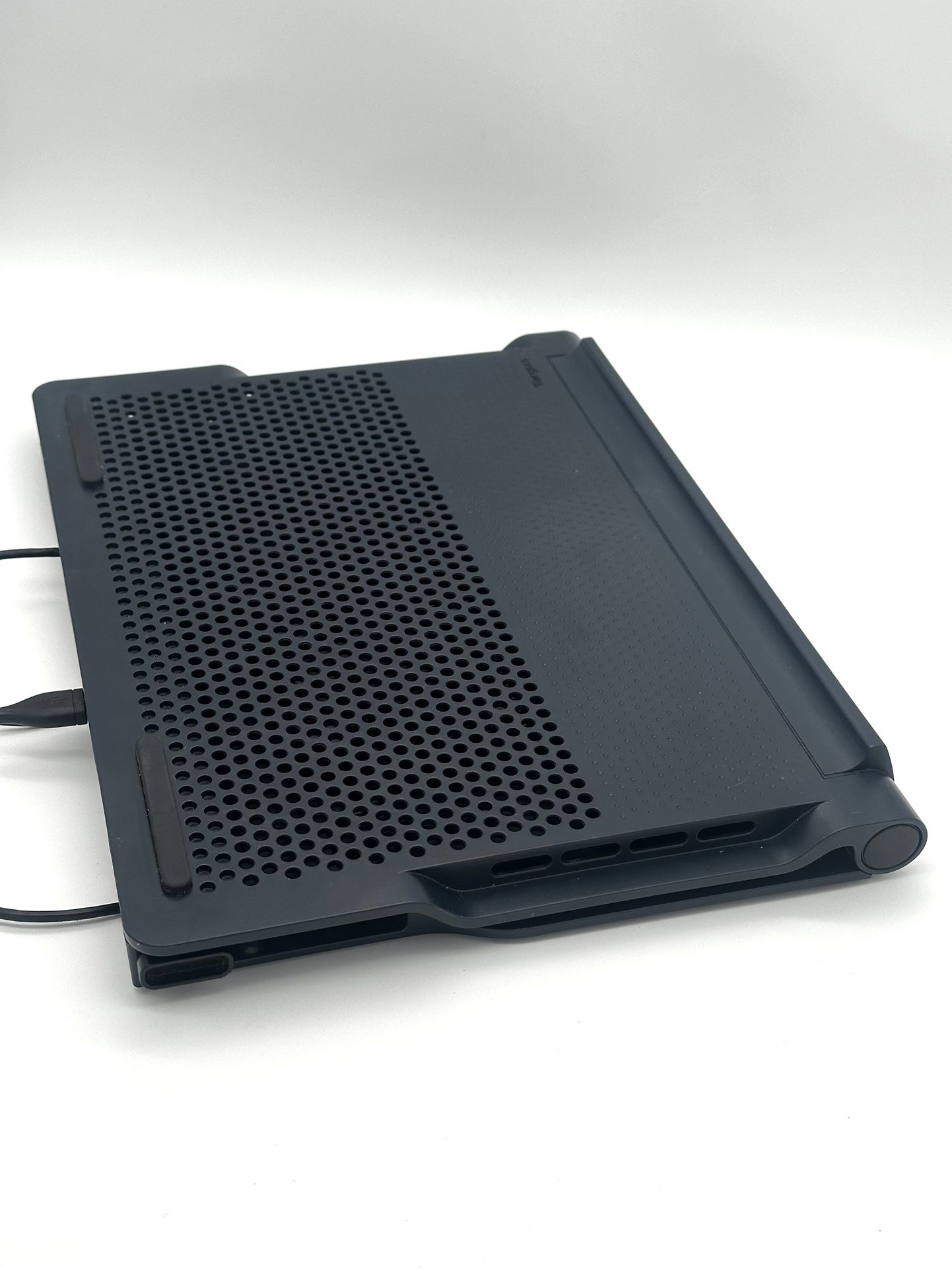Targus Laptop Hub Chill Mat AWE81US
