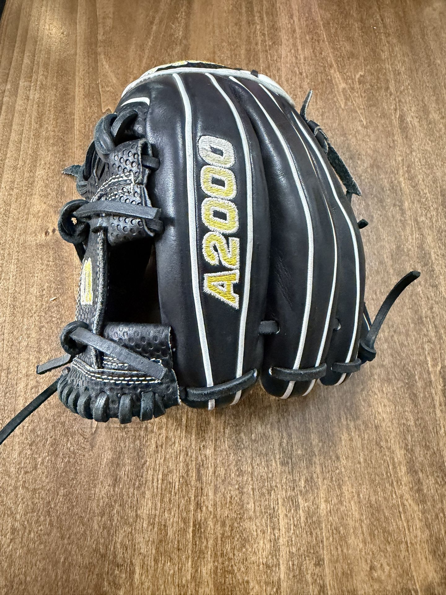A2000 Wilson Baseball Glove