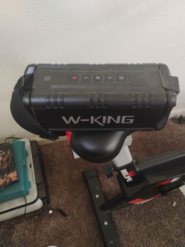 W-king Very Load Bluetooth Speaker