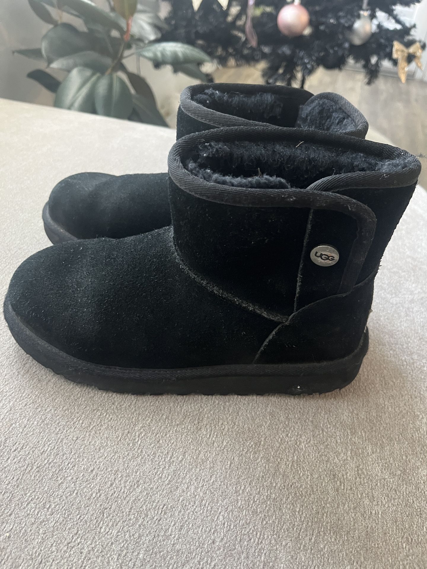 Kids Black Uggs 