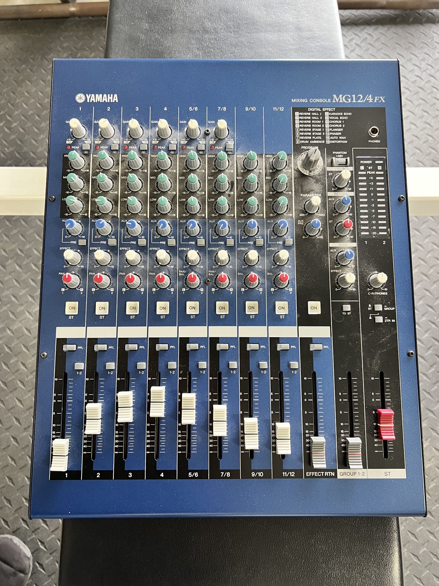 Yamaha 12 Channel Mixer