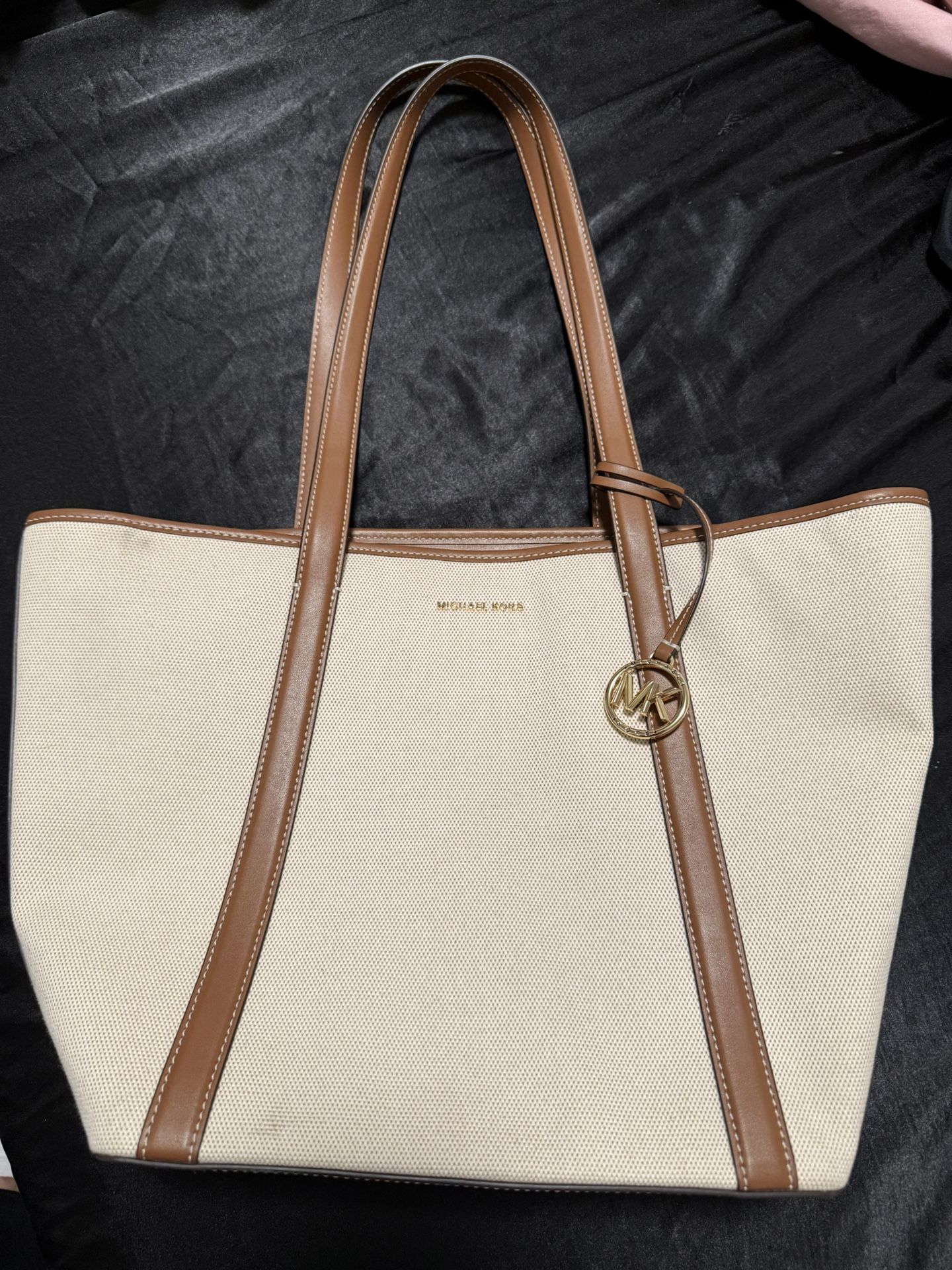 MICHEAL KORS - JET SET TOTE