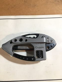 GUPPIE Multi tool with flashlight