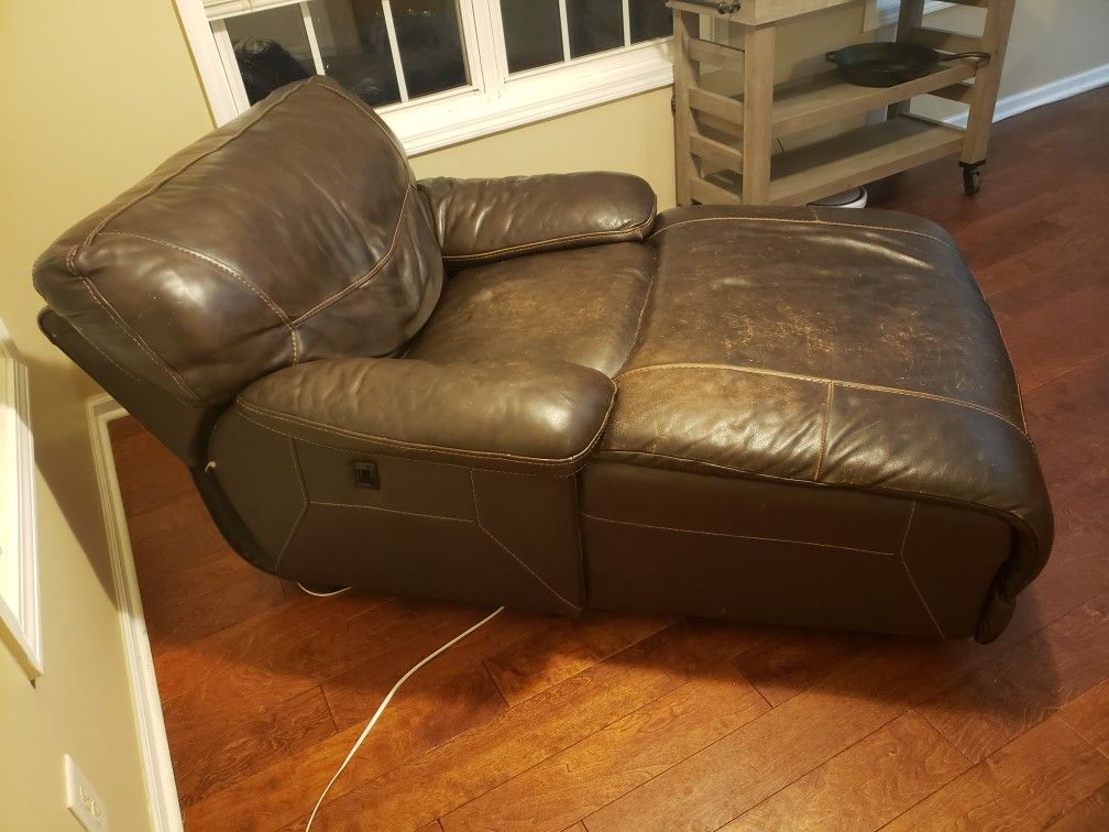 FREE Leather Chaise Lounge for Sale in Lawrenceville, GA OfferUp